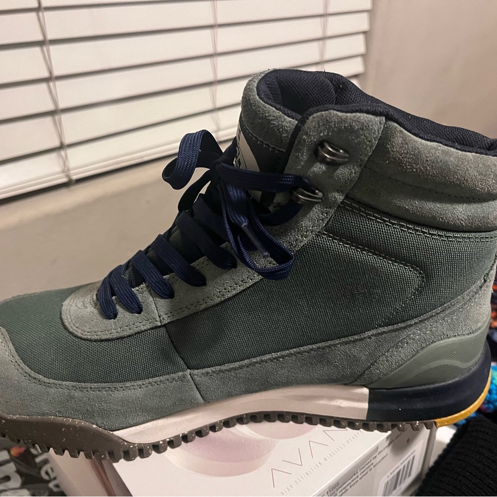 Stylish Green High-Top The Northface Boots  with Navy Laces